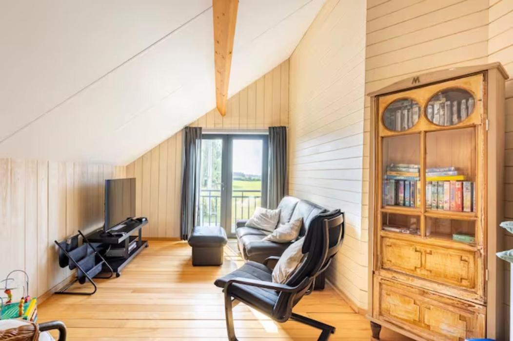 Superbe Et Chaleureux Familial Ferienhaus Beauraing