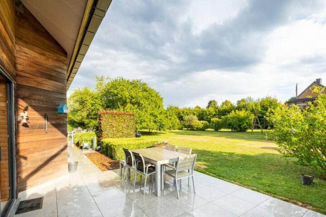 Superbe Et Chaleureux Familial Beauraing